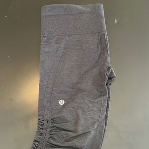 Lululemon Scrunchy Legging; size 6